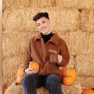 James Charles Sisters The Cafe Collection- Size Small